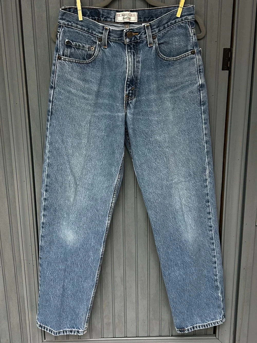 Vintage Levi’s Signature Relaxed Fit W30 L30 Light Wash Distressed Denim Jeans